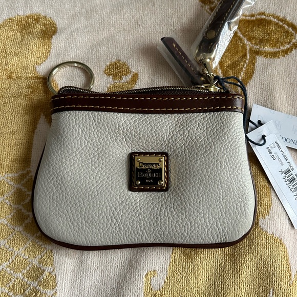 Dooney & Bourke Pebble Grain Medium Wristlet in Fog - NWT - Picture 2 of 5